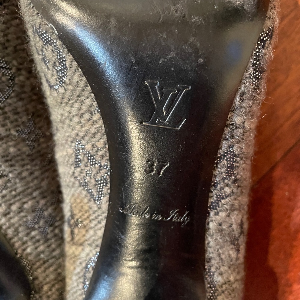 Louis Vuitton Gray Heels with Intricate Detailing and Stiletto Design - Picture 6 of 15